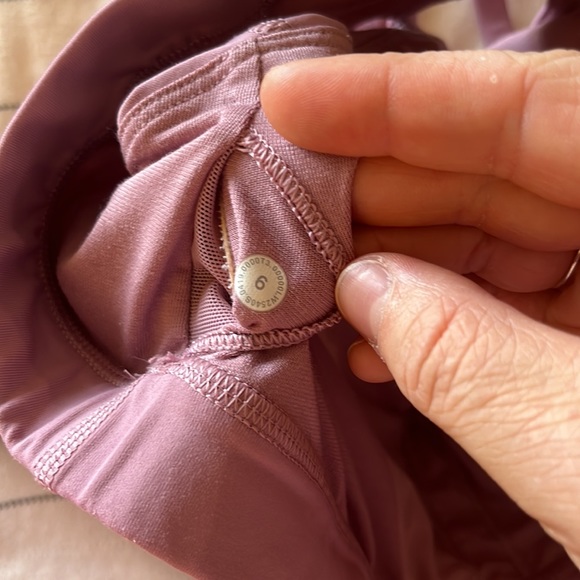 Lululemon bra size 6 - Picture 3 of 3